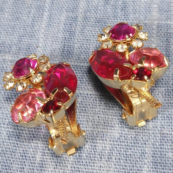 1960s Vintage Clip Flower Earrings with Pink and Clear Rhinestones - Picture 1 of 5